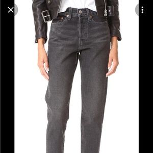 Levi wedgie high rise straight leg jeans size 30, in grey/faded black